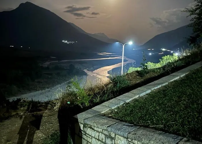 Liam In Center 招待所